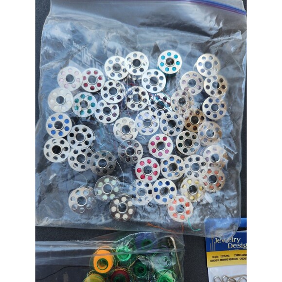 Metal Plastic Bobbins with Color Thread Spools Sewing Machine Reels+ Notions - Picture 5 of 15